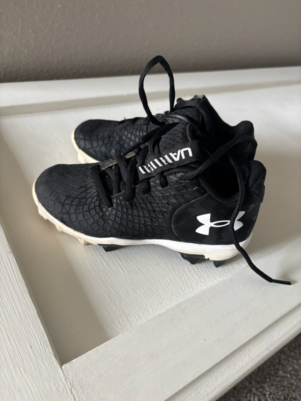 Under Armour Kids Black and White Soccer Cleats